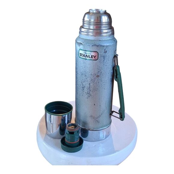 Stanley Vintage Made in USA Aladdin Green Vacuum Bottle Thermos A-944DH Quart - Picture 3 of 16